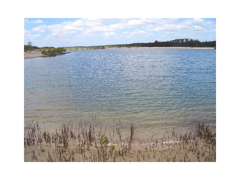 77 Beach Drive, Burrum Heads QLD 4659