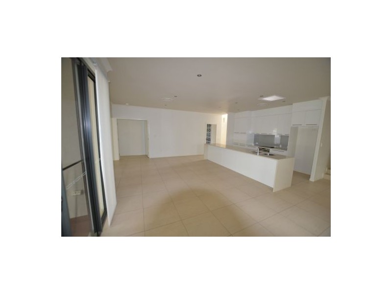 17 Parraweena Court, Point Vernon QLD 4655