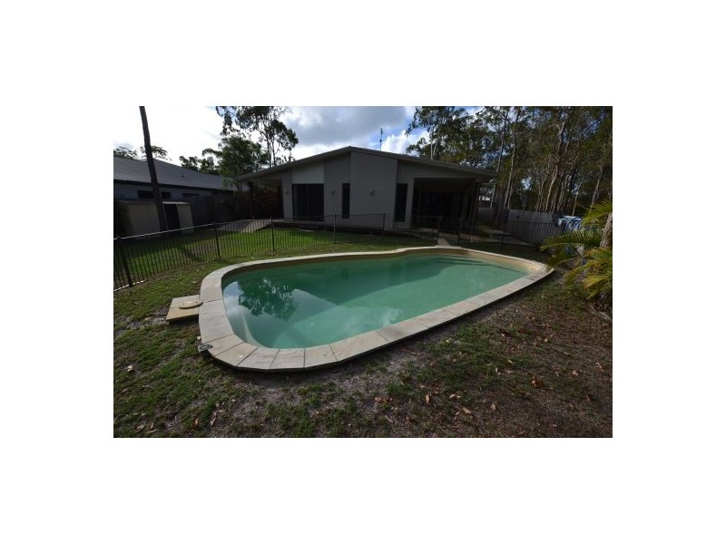 17 Parraweena Court, Point Vernon QLD 4655
