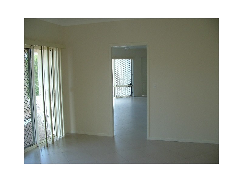 2 King Henry Court, Urangan QLD 4655