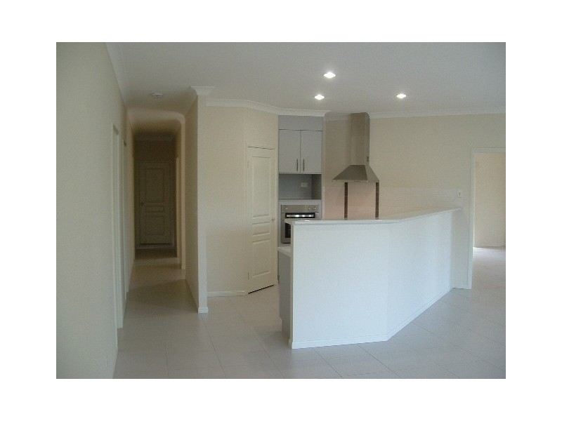 2 King Henry Court, Urangan QLD 4655