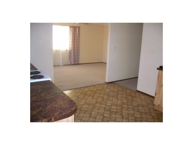 2/6 Moonlight Avenue, Torquay QLD 4655