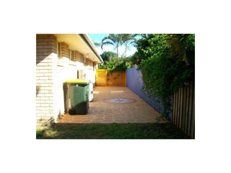 223 Dayman Street, Urangan QLD 4655