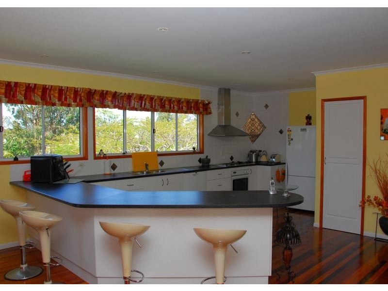 49 Mant Street. Point Vernon, Point Vernon QLD 4655