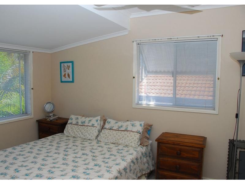 49 Mant Street. Point Vernon, Point Vernon QLD 4655