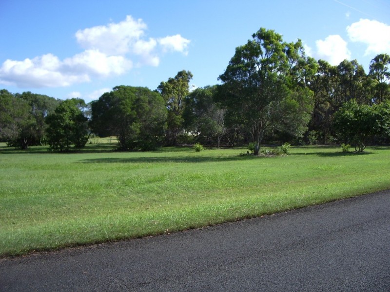 2 Dolphin Ave, Booral QLD 4655