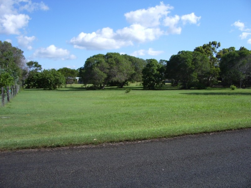 2 Dolphin Ave, Booral QLD 4655