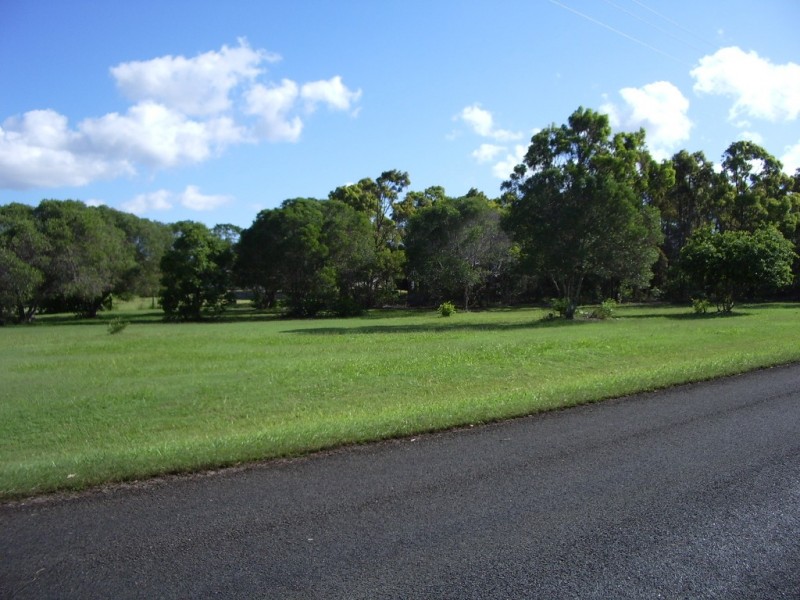 2 Dolphin Ave, Booral QLD 4655