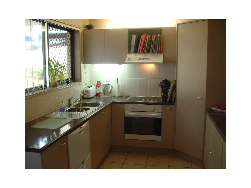 102/34 Elizabeth Street, Urangan QLD 4655