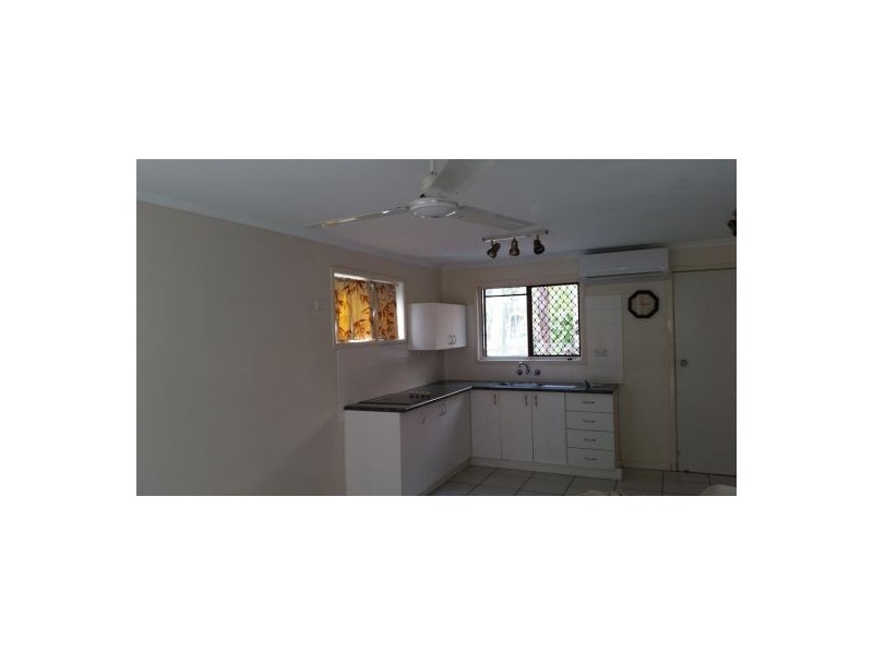 1/480 Esplanade, Torquay QLD 4655