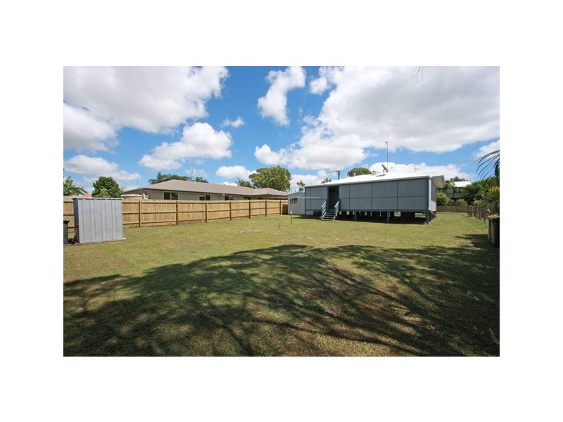 120 Limpus Street, Urangan QLD 4655