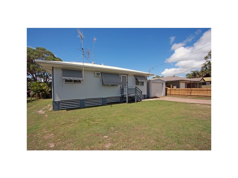 120 Limpus Street, Urangan QLD 4655
