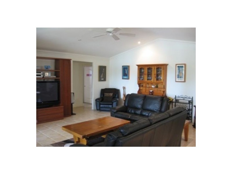 3 Treviso Court, Urangan QLD 4655