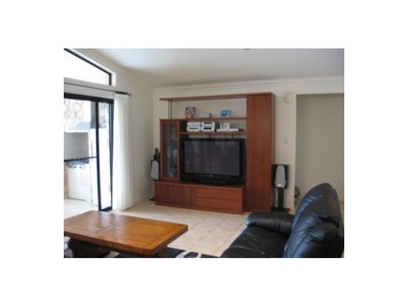 3 Treviso Court, Urangan QLD 4655
