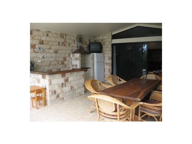 3 Treviso Court, Urangan QLD 4655