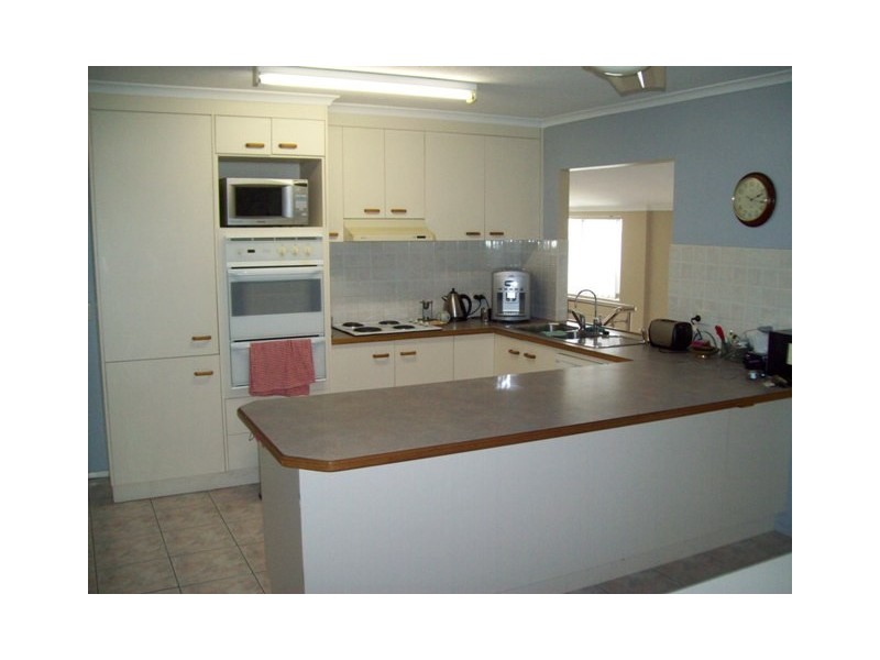 7 Jacaranda Drive, Torquay QLD 4655