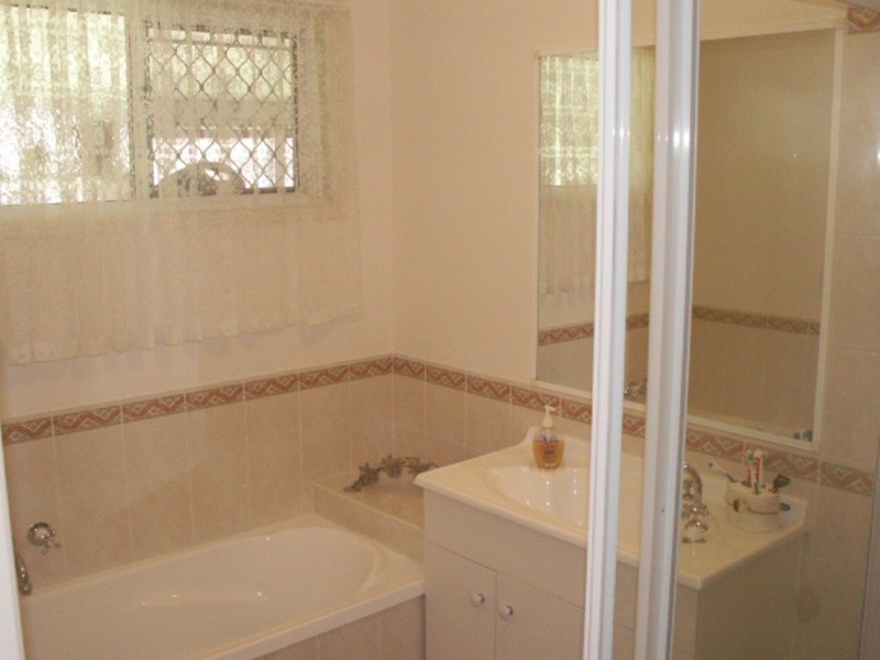 Point Vernon QLD 4655