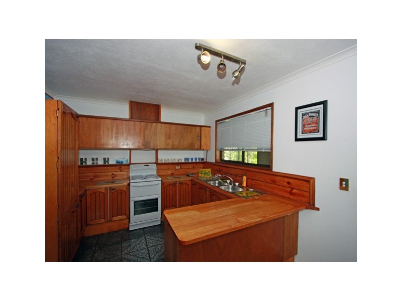 9 Southerden Street, Torquay QLD 4655