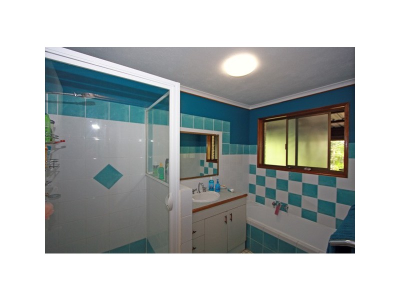9 Southerden Street, Torquay QLD 4655