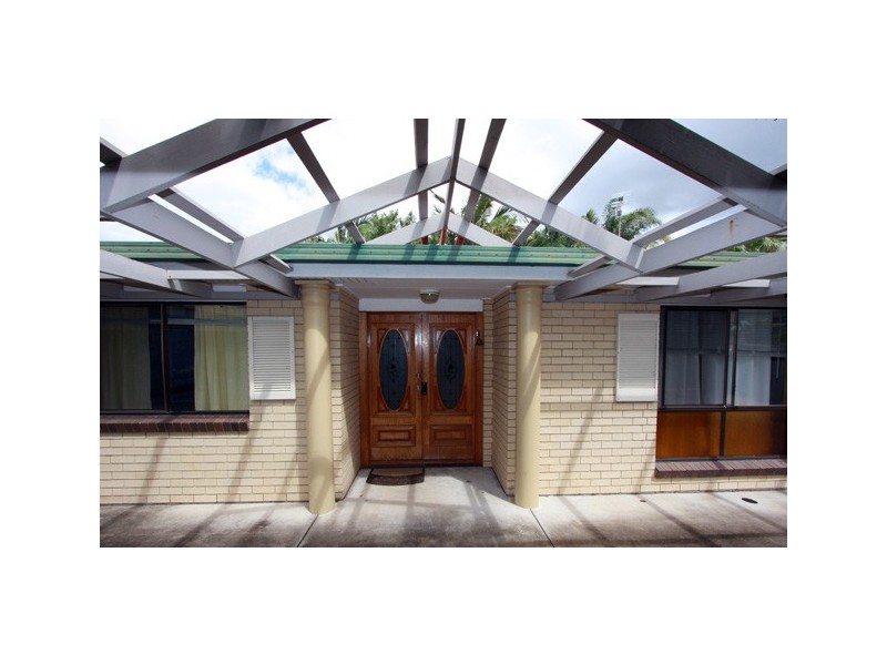 9 Southerden Street, Torquay QLD 4655