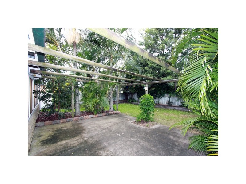 9 Southerden Street, Torquay QLD 4655