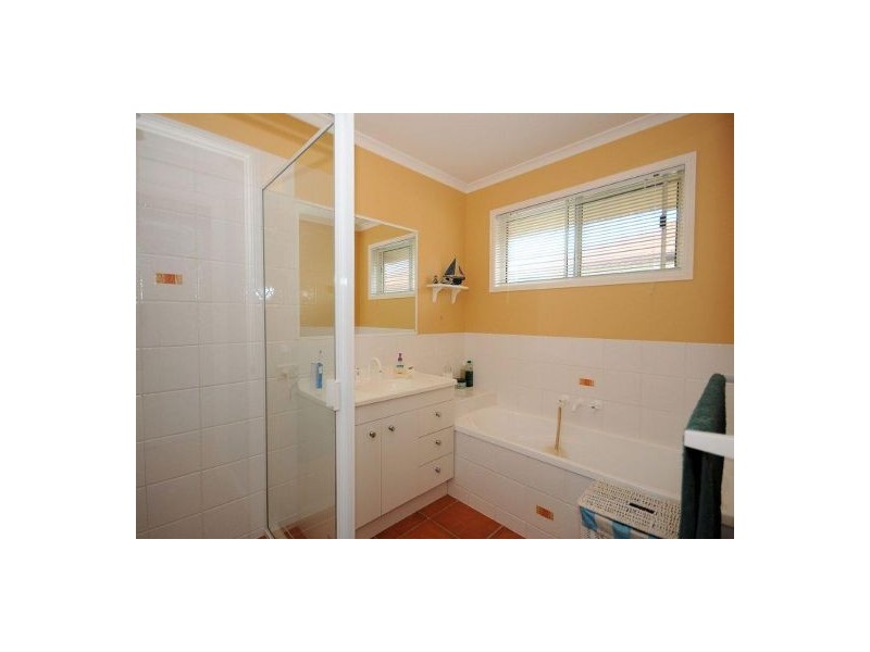 20 Archer Drive, Point Vernon QLD 4655