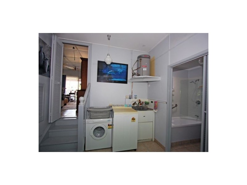 1 South Street, Urangan QLD 4655