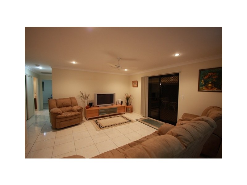 17 JIMILEE ST, Dundowran Beach QLD 4655