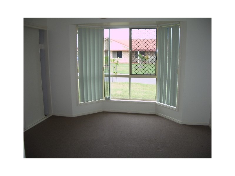 2 Kirton Road, Point Vernon QLD 4655
