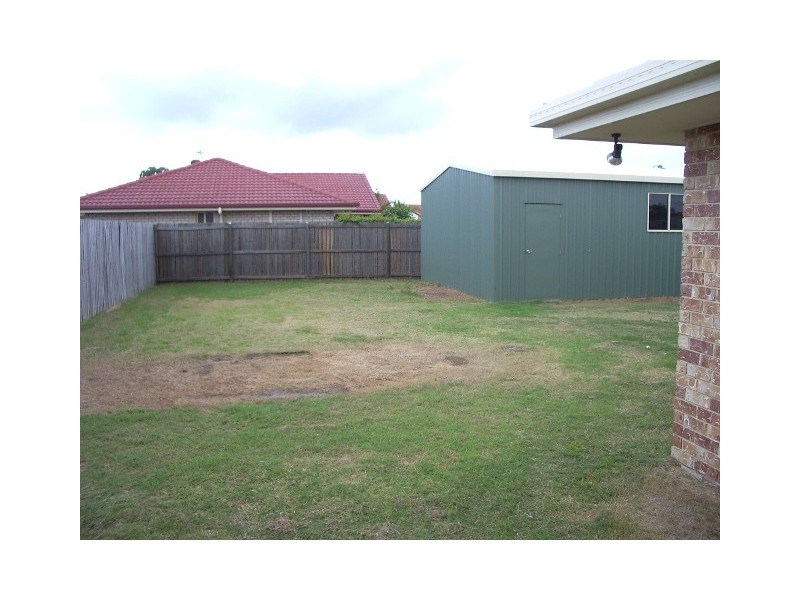 2 Kirton Road, Point Vernon QLD 4655