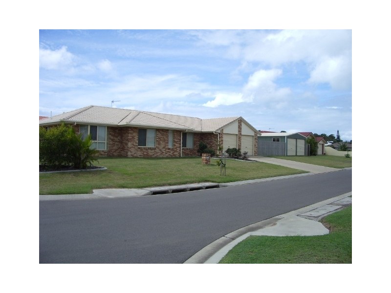2 Kirton Road, Point Vernon QLD 4655