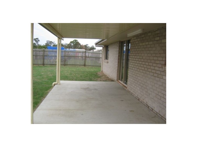 12 Joselyn Drive, Point Vernon QLD 4655