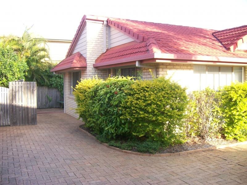 Unit 2, 146 Cypress Street, Urangan QLD 4655