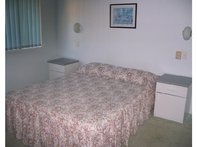 Unit 2, 146 Cypress Street, Urangan QLD 4655