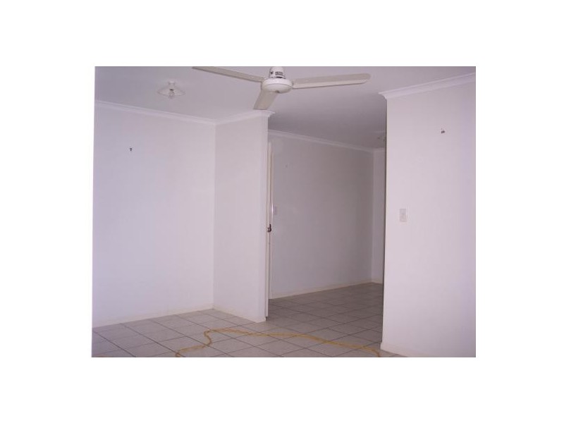 2/47 Miller Street, Urangan QLD 4655