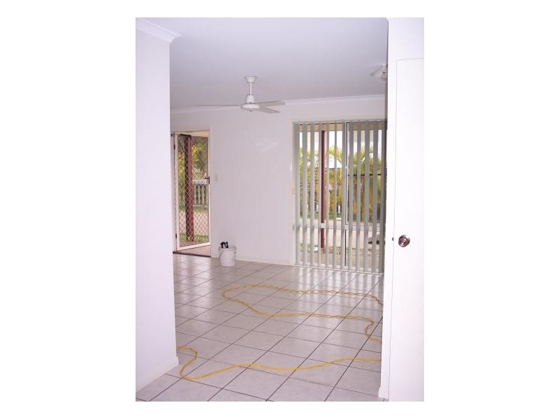 2/47 Miller Street, Urangan QLD 4655