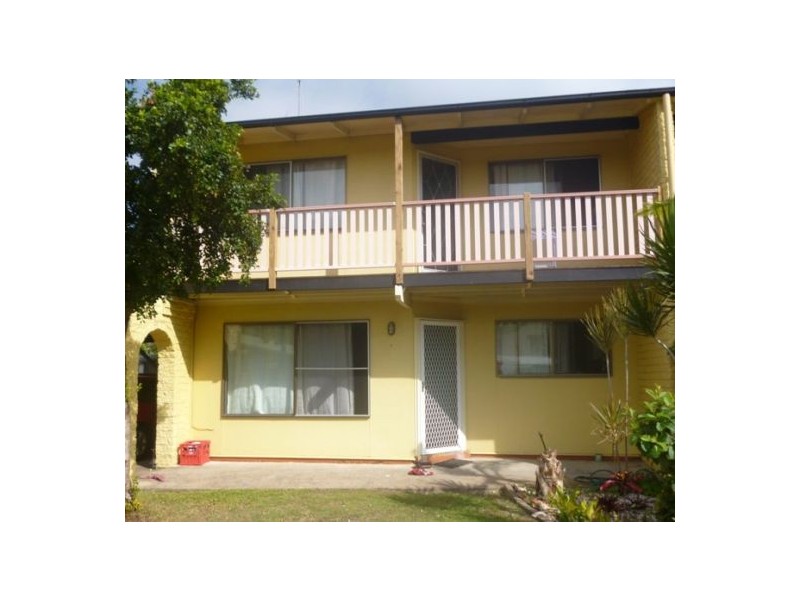 2/10 Hibiscus Street, Urangan QLD 4655