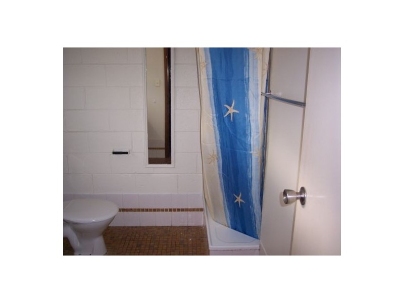 2/10 Hibiscus Street, Urangan QLD 4655