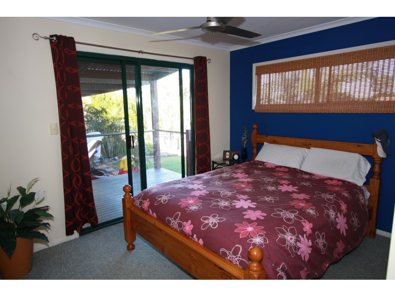 8 Mylne Court, Torquay QLD 4655