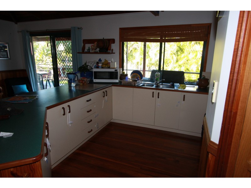 8 Mylne Court, Torquay QLD 4655