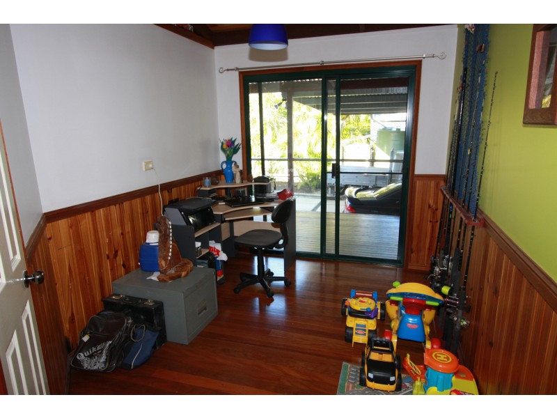 8 Mylne Court, Torquay QLD 4655