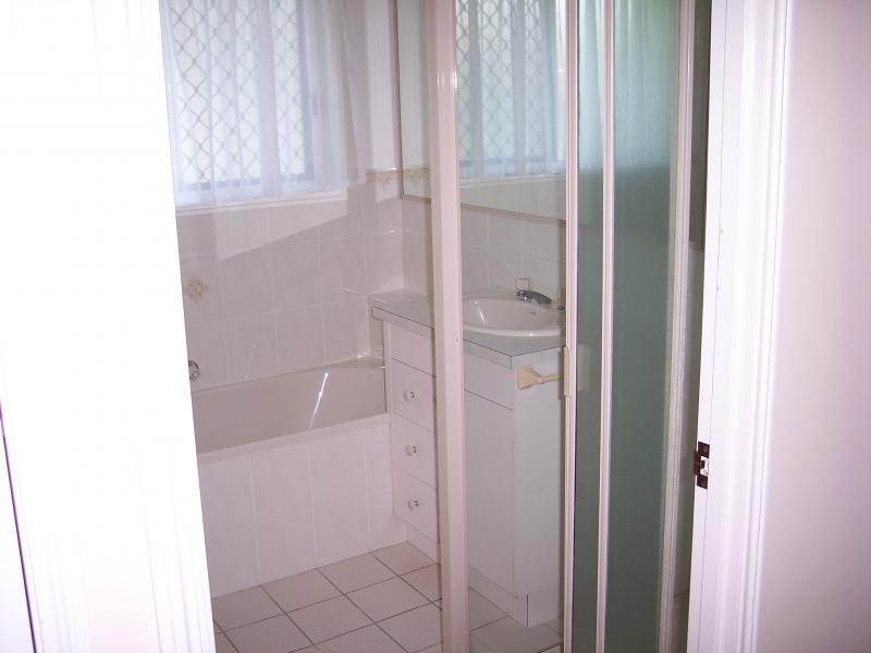 6 Shoreline Court, Urangan QLD 4655