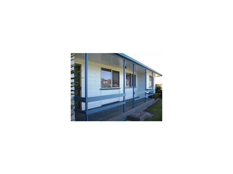 6 Arthur Street, Urangan QLD 4655