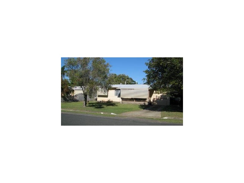 22 William Street, Urangan QLD 4655