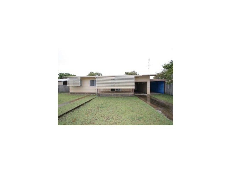22 William Street, Urangan QLD 4655