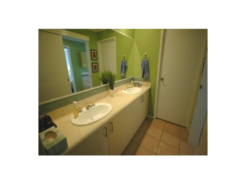 16 Rathdowne Court, Urraween QLD 4655
