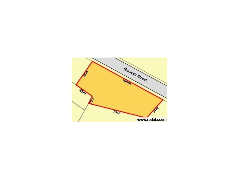 67 Moolyyir Street, Urangan QLD 4655