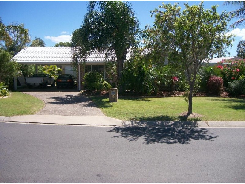 3 Shoreline Court, Urangan QLD 4655