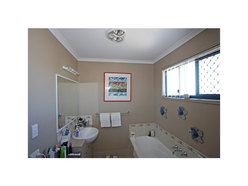 102 34 Elizabeth St, Urangan QLD 4655