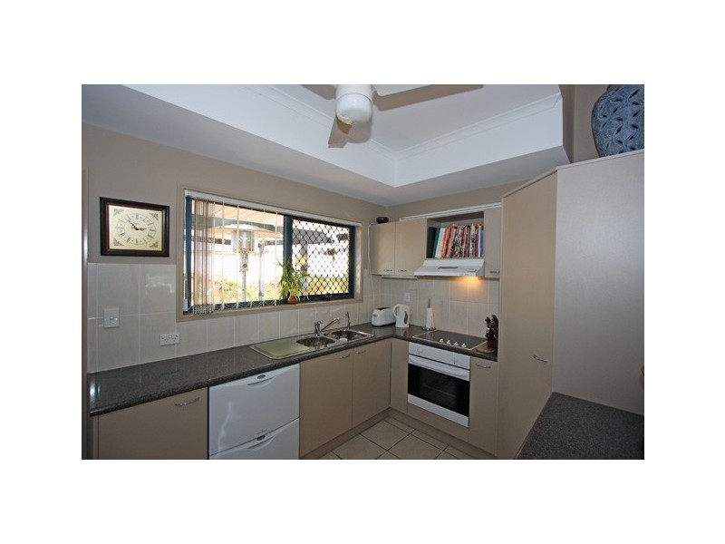 102 34 Elizabeth St, Urangan QLD 4655